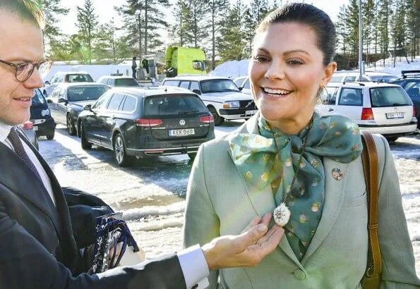 Crown Princess wore a suit by Rodebjer, and a blouse by Custommade, Ralph Lauren Addington boots, Little Liffner bag