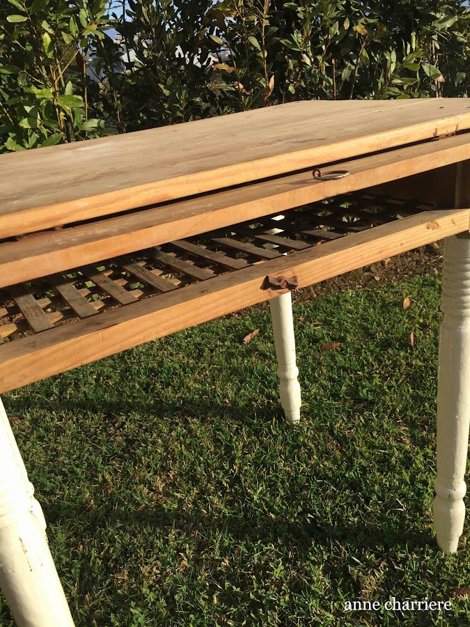 www.annecharriere.com, mesa tocinera, pintura de leche, nogalina, homestead house milk paint,