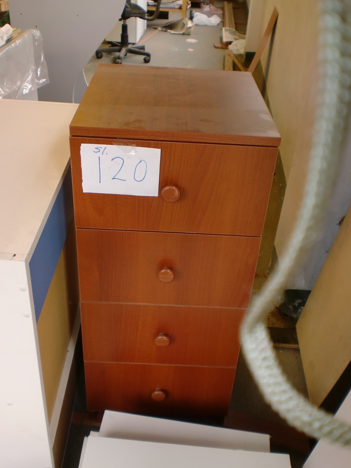 Escritorios y modulos marca acme: Remate de muebles de melamina de 18