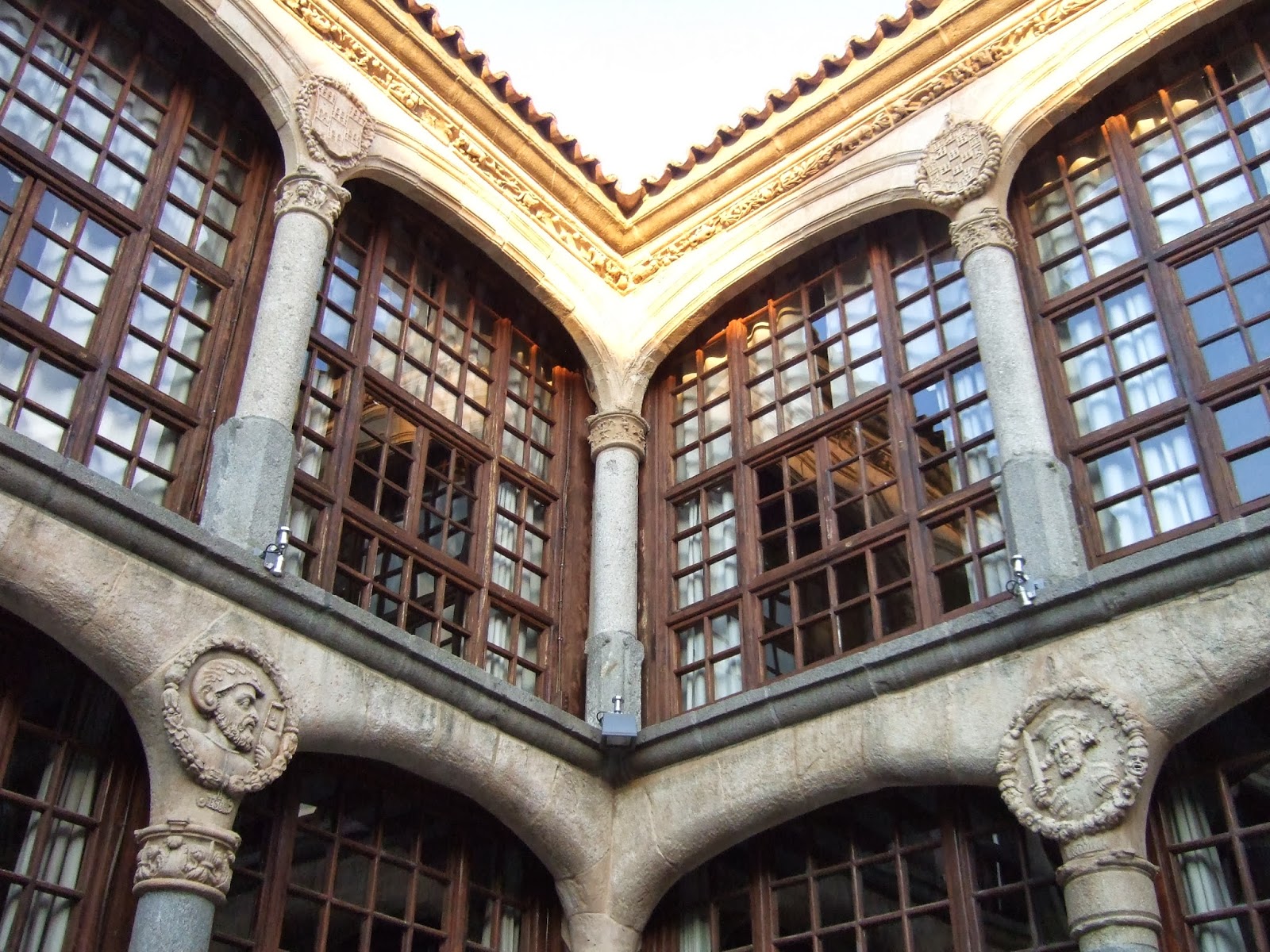 Unos amigos de Paradores Zamora y el Palacio de los Condes de Alba y Aliste, Parador de Zamora Unos amigos de Paradores Zamora y el Palacio de los Condes de Alba y Aliste, Parador de Zamora