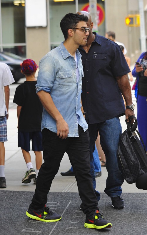 ♥ LetsGetGoddess Joe Jonas con JoJo en la Próxima Gira