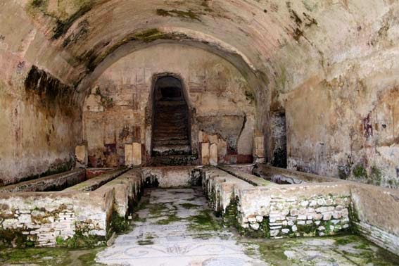 DOMVS ROMANA Triclinium, comer y disfrutar en la domus en la antigua Roma