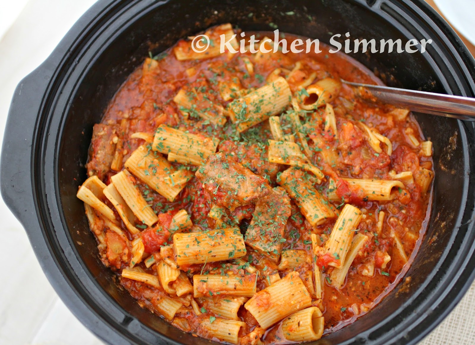 Kitchen Simmer Slow Cooker Beef Ragu and Pasta