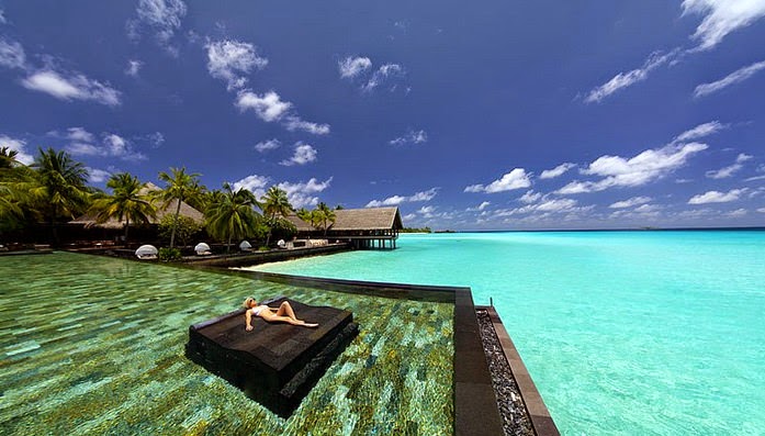 3. One&Only Reethi Rah, Maldives - Top 10 Marvelous Pools in the World