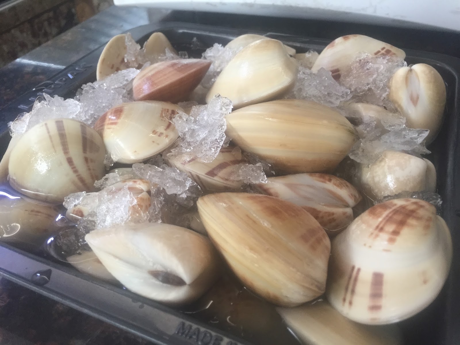 Najla Cook how to cook clams ? Clams with mozzarella cheese