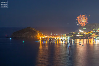 festa di San Michele a Sant'Angelo, Antiche tradizioni dell' Isola d' Ischia, foto fuochi d'artificio Ischia, Foto di Ischia, foto Ischia, processione via mare di San Michele,