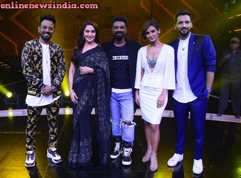 Madhuri Dixit along with Super Judge and captains on Dance Plus 4
