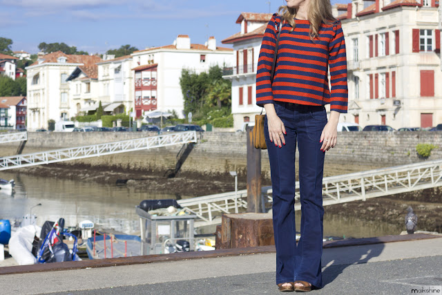 Navy and rouge outfit