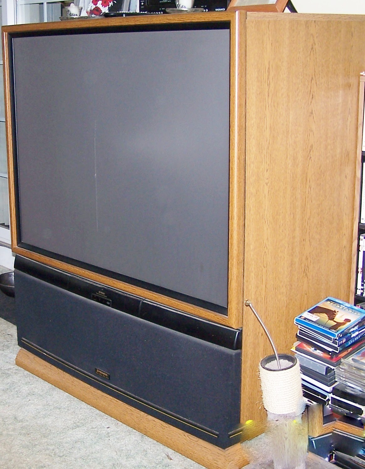 Первые плоские телевизоры. Сони проекционный телевизор 2000. Проекционный телевизор Пионер 5000. Проекционный телевизор Sony 2003 года. DLP — проекционные телевизоры.