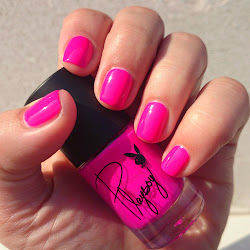 playboy stars nails dahlia