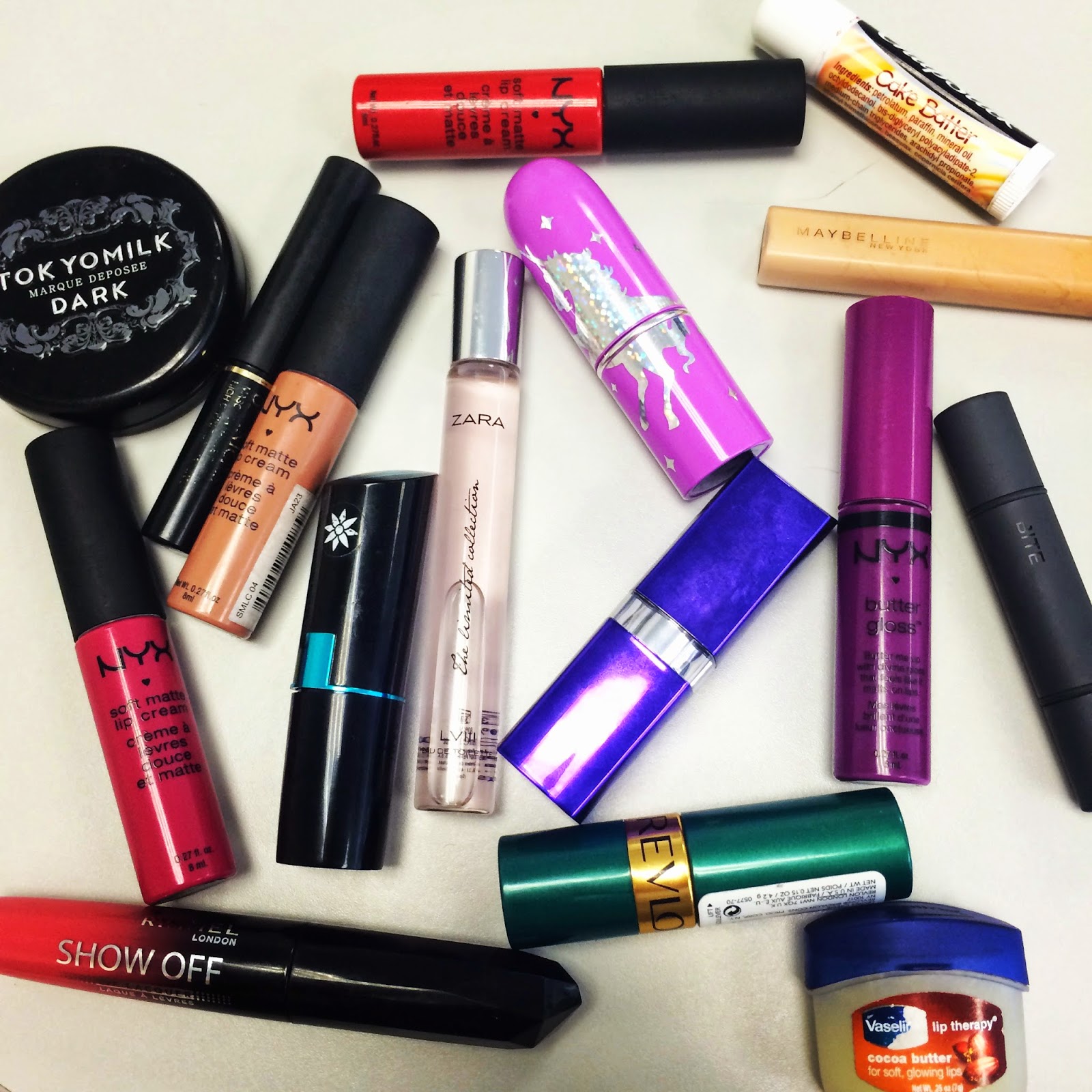 What's in My (Purse!) Makeup Bag! KateCatandJenna