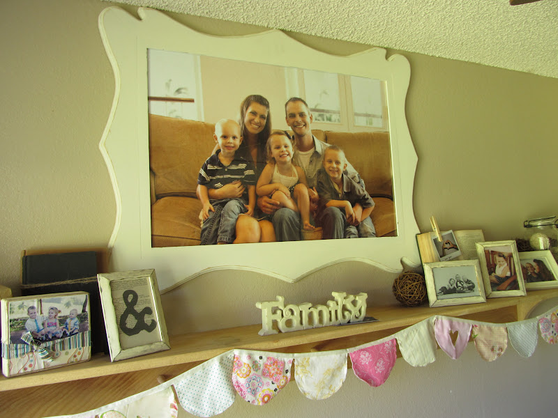 A Lott Of Ideas: { squiggly bracket picture frame }