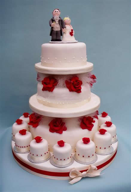 Wedding cakes and cake decorating in general have become a certain pop