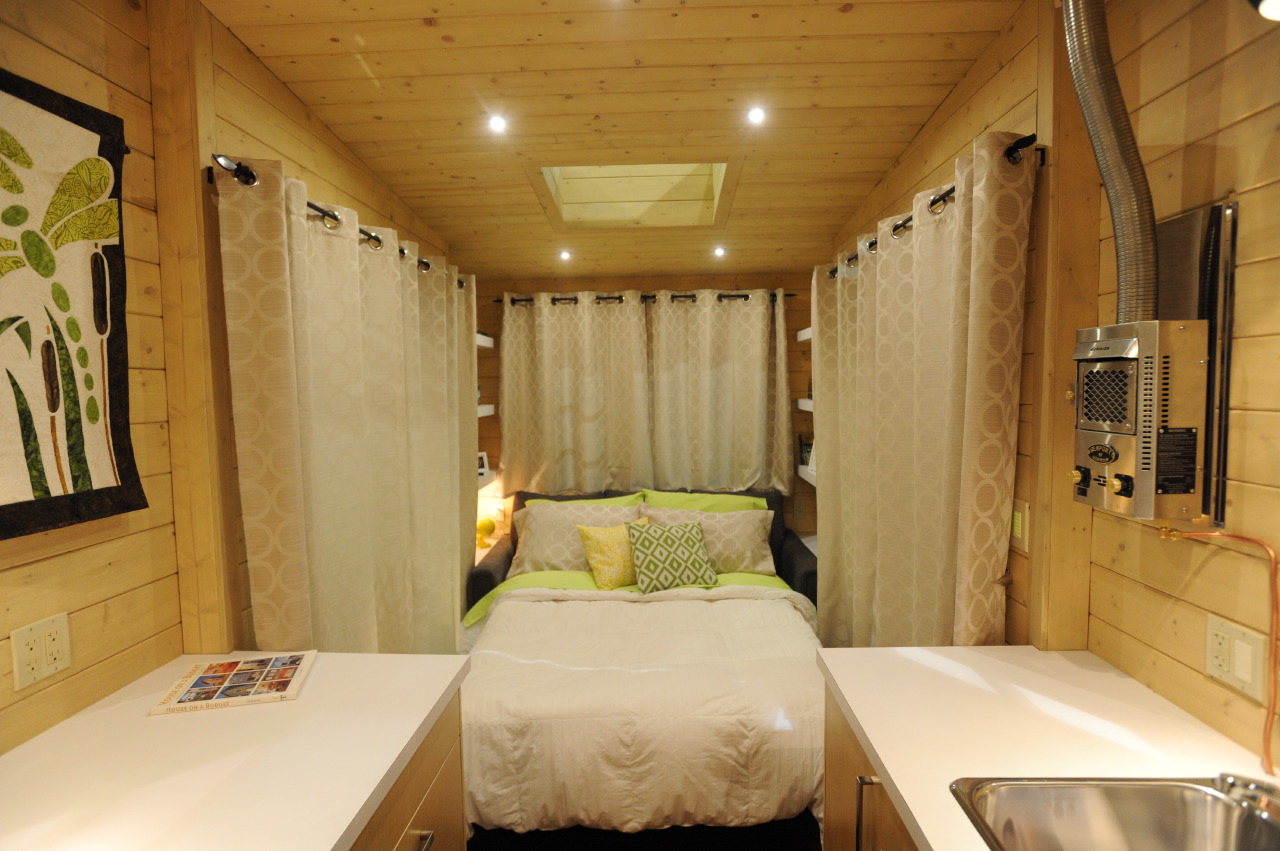 The Dragonfly Tiny House [ TINY HOUSE TOWN ]