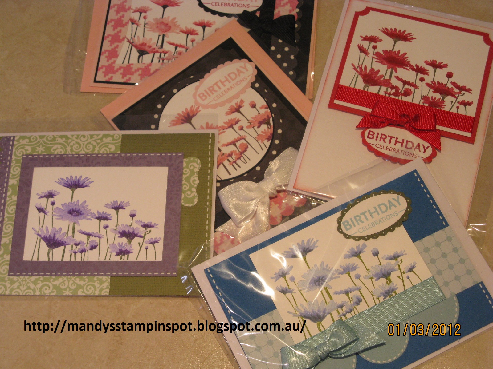 Mandy's Stampin Spot: Stampin Up - Upsy Daisy gift box and cards set