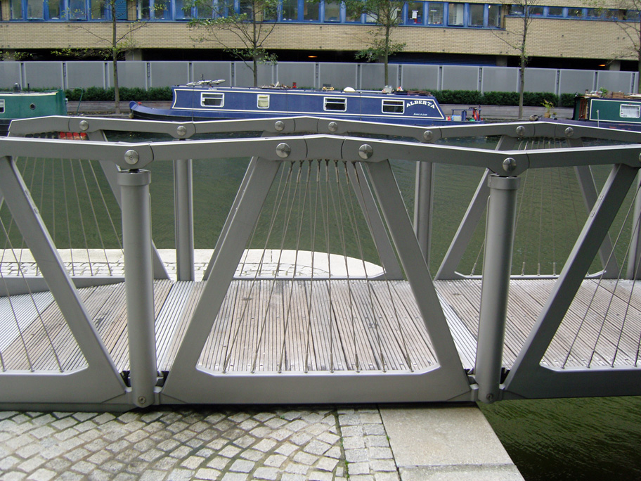 Rolling bridge. Rolling bridge мост-трансформер. мост 019 оптика. the rulling bridge belocp. london bridge from paddington.