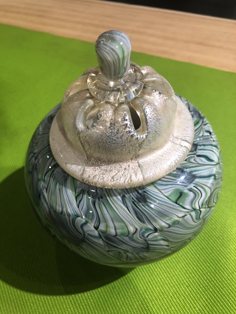 上古畫廊, 上古藝術, 上古藝術館, 藝術投資, 藝術拍賣會, 藝術與投資雜誌, 藝術鑑賞, 陳虹安藝術經理人, 李立民藝術拍賣官, 玻璃大師, 安井顯太,