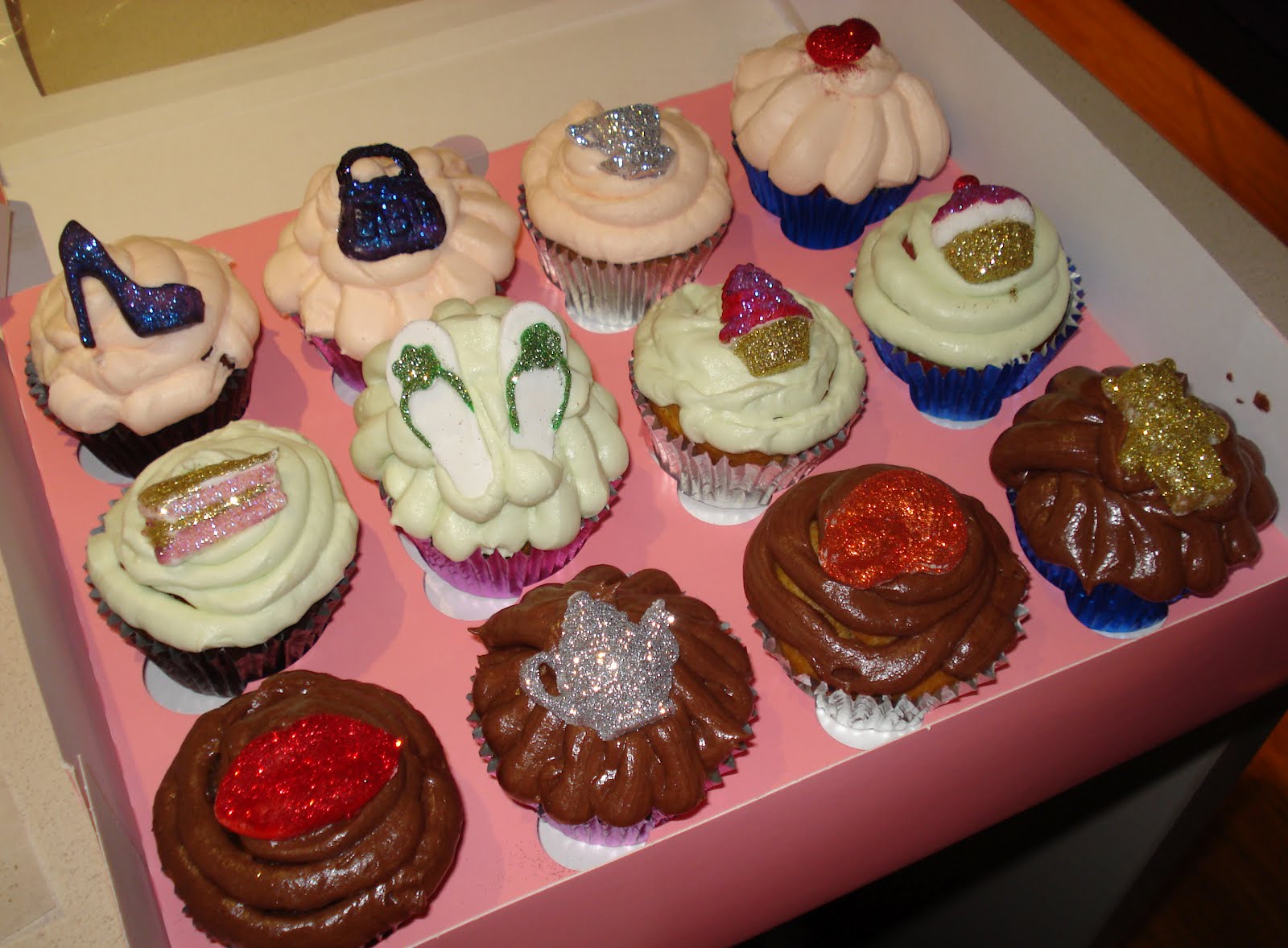 kaardvark Cupcakes with Cake Boy