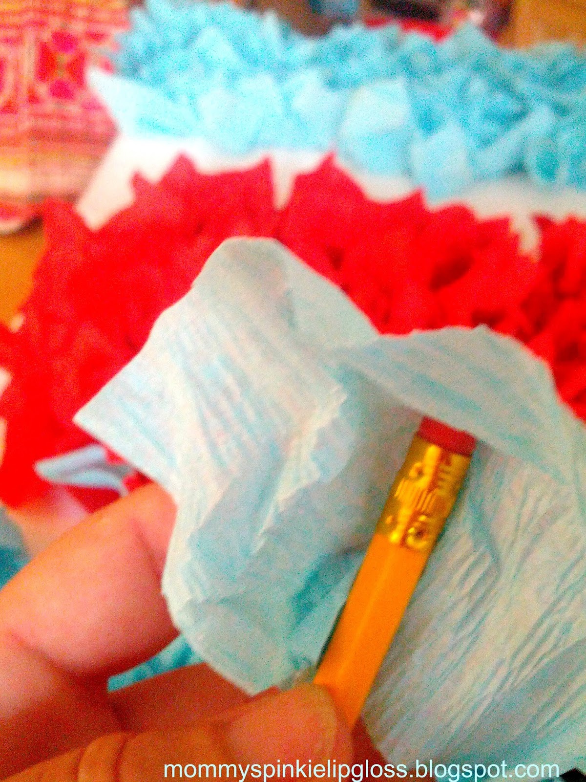 Mommys Pinkie Lipgloss Fluffy Love...easy WALL ART DIY