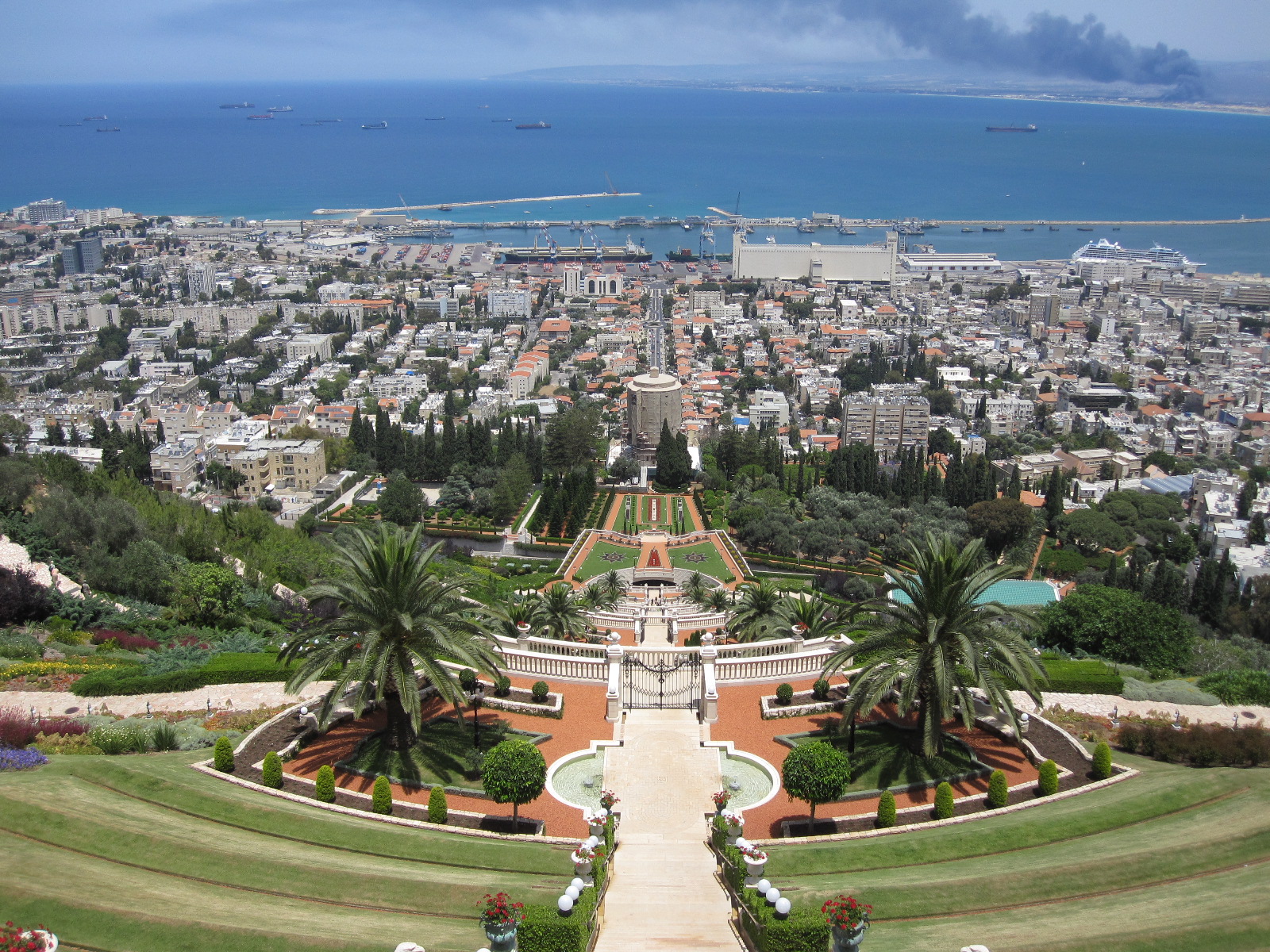 бахайские сады тель авив. парижская площадь хайфа. время в хайфе. время в хайфе. столица израиля хайфа.