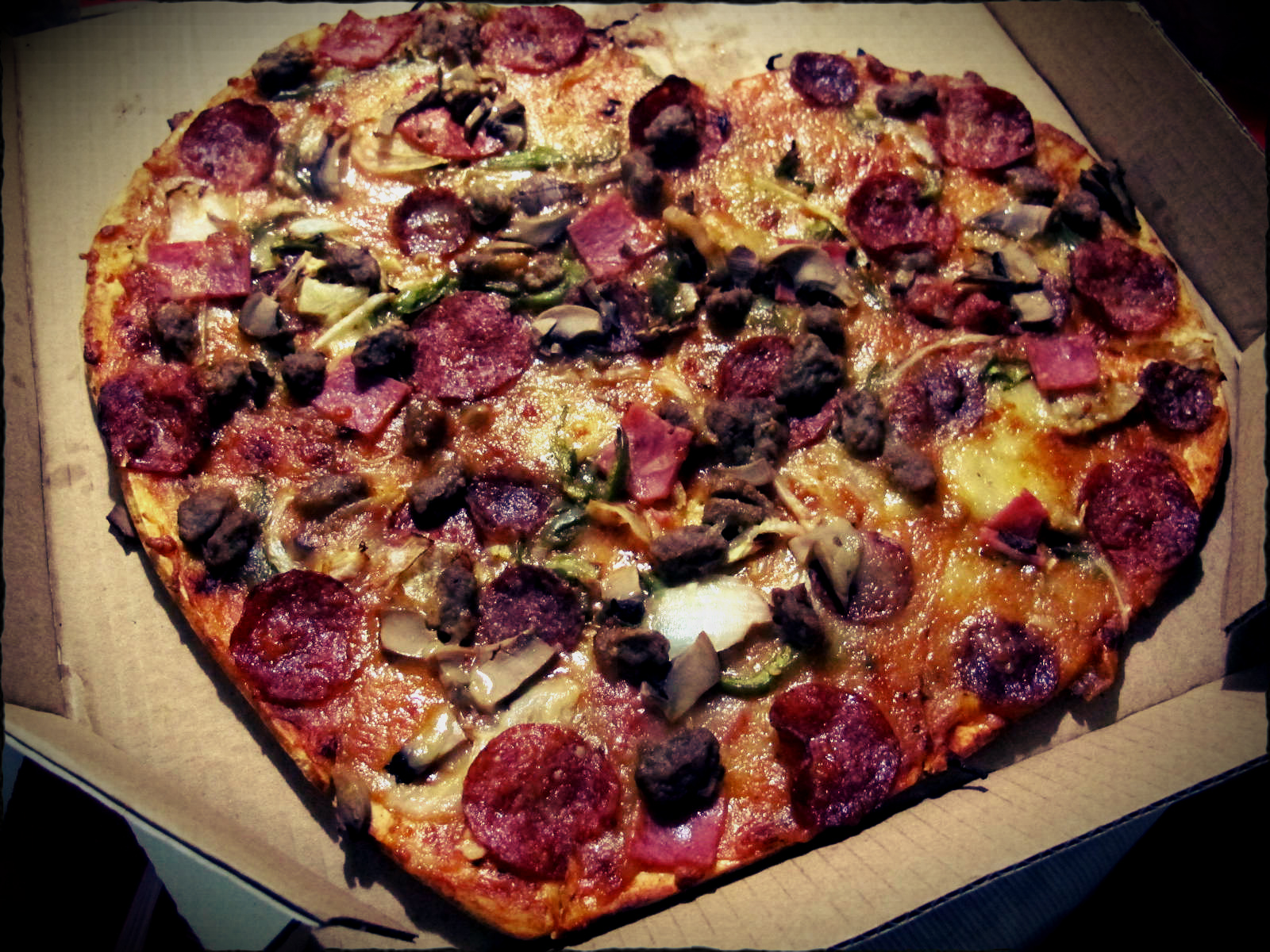 Chinese Angel's Food Trip Angel’s Heart Shaped Pizza