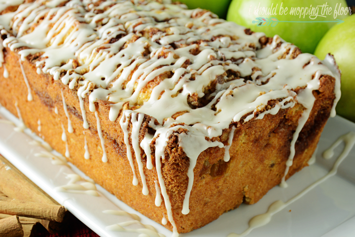 Glazed Apple and Walnut Bread | A moist and rich sweet bread that tastes just like autumn!