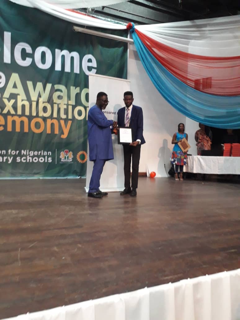 Mr Ashola of RIA Ifewara, won the NNPC CHEVRON Art competition 2019
