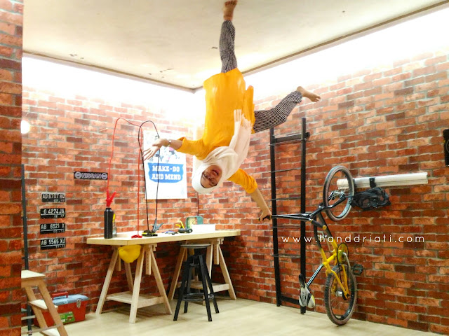 Serunya Berfoto di Upside Down World Dunia Terbalik Jogja