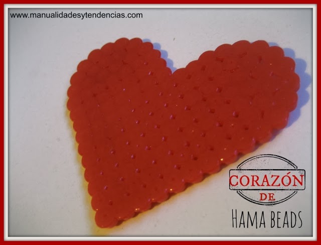 tutorial de corazón hecho con Hama beads o Pyssla de Ikea / Heart made of Hama beads or Pyssla from ikea
