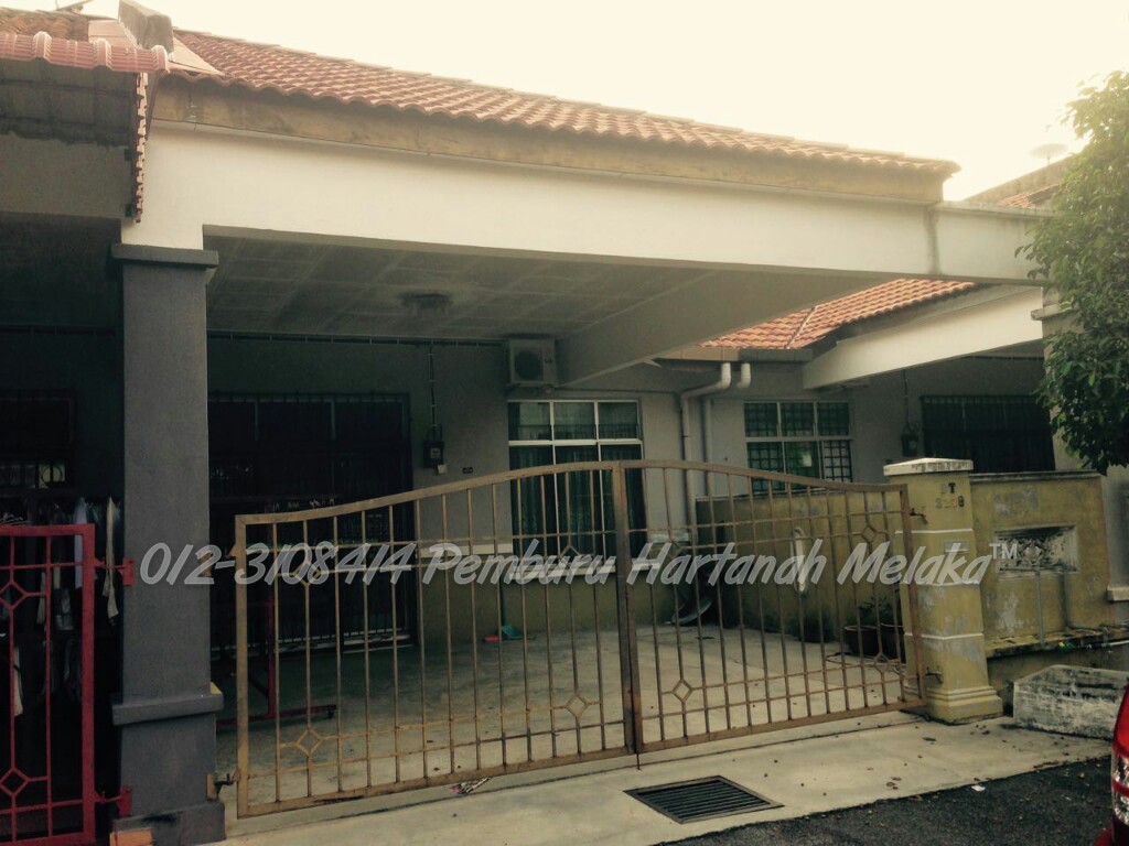 Teres Setingkat Taman Seri Bayan Durian Tunggal/Batu Berendam Pemburu