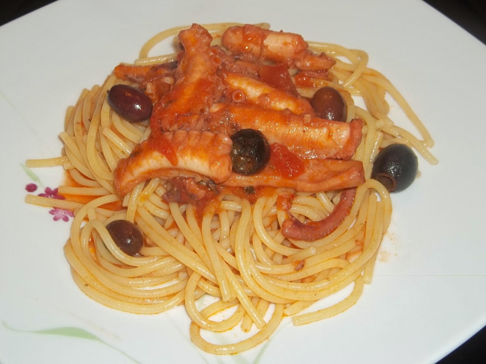 .. spaghetti con moscardini e olive ben gustati ..