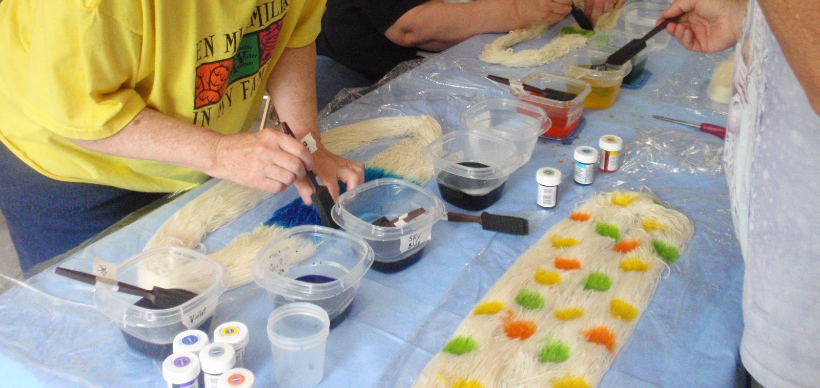 Dabblebag Dying Wool Roving with Food Coloring
