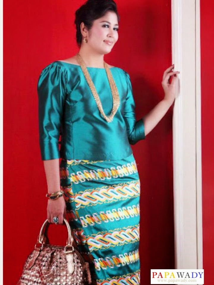 Soe Myat Thuzar in Myanmar Dress Fashion