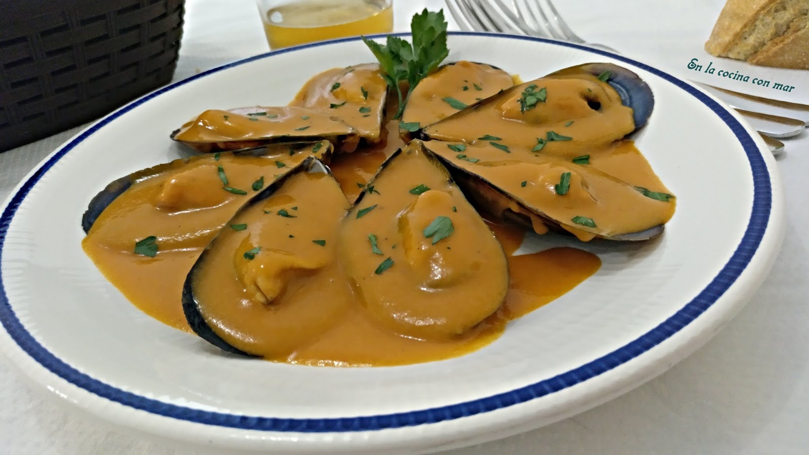 cocina mejillones en la cocina con mar mejillones en salsa cocina mejillones en la cocina con mar mejillones en salsa