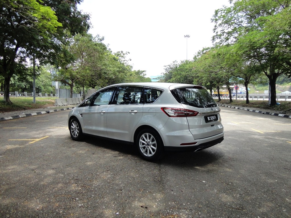 Motoring Malaysia Test Drive The 16 Ford S Max 2 0l Ecoboost Petrolheads With Lots Of Children Would Be Happy With One Of These