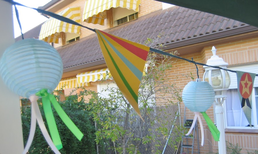 Detalle de guirnalda de banderines