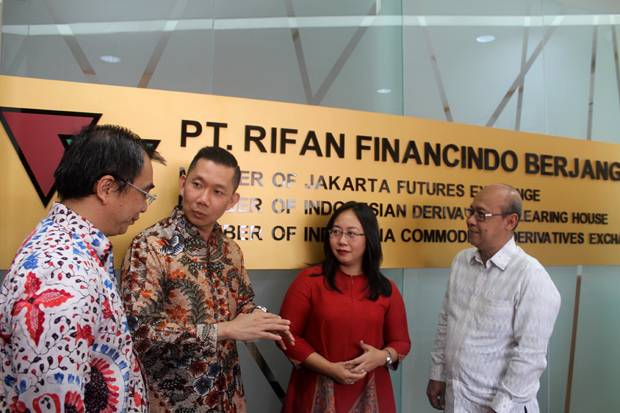 perusahaan pialang terbaik