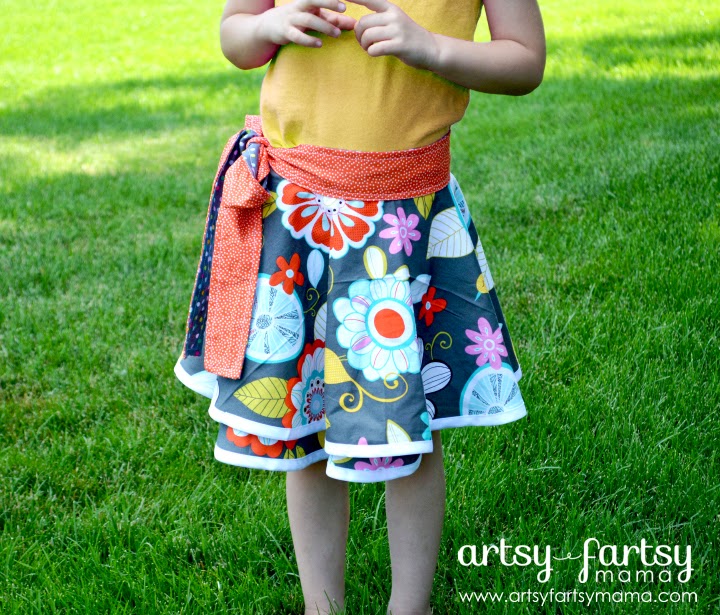 Toddler Wrap Skirt at artsyfartsymama.com #sewing