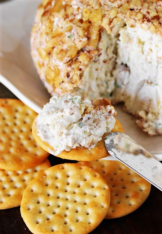 Pineapple Cheese Ball | The Kitchen is My Playground