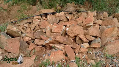 Pedra moledo para construção de chalé, tanto para revestimento de pedra na parede com para parede de pedra com espessura de 20 cm a 30 cm.