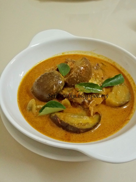 My Kuali Kari Ikan Masin Dengan Terung Bulat