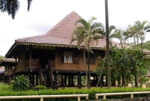 rumah adat bengkulu rumah tradisional bubungan lima bengkulu 300x185 Gambar Rumah Adat Indonesia