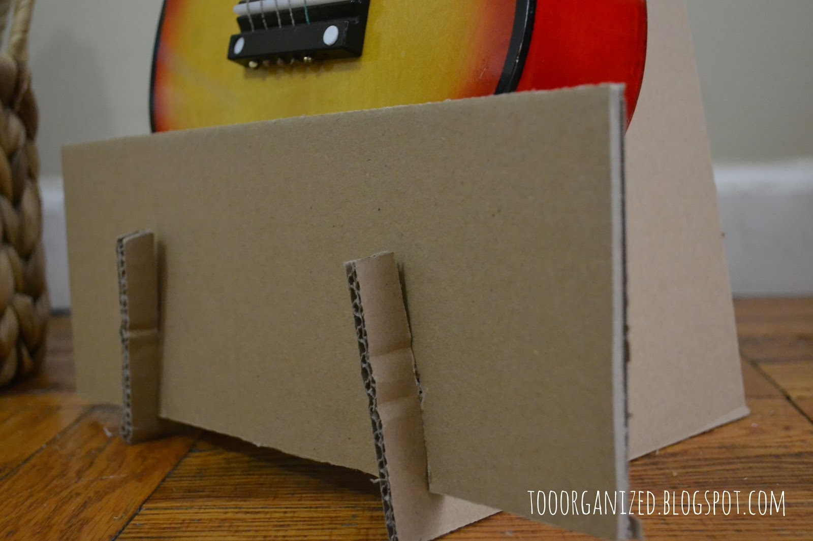 DIY CARDBOARD GUITAR STAND TOO ORGANIZED
