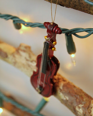violin ornament - Turtles and Tails blog