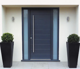 http://ruangrumahkita.blogspot.com/2013/07/model-pintu-minimalis-10-gambar.html