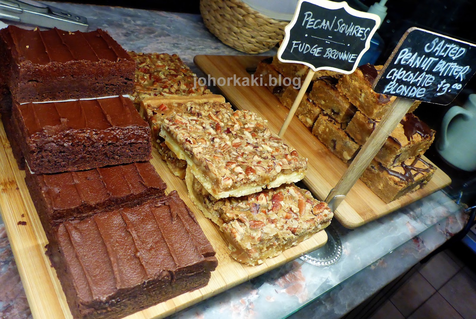 Butter Tart. Andrea's Bakery. Gerrard St. East Chinatown ⭐⭐⭐⭐ Tony Johor Kaki Travels for Food