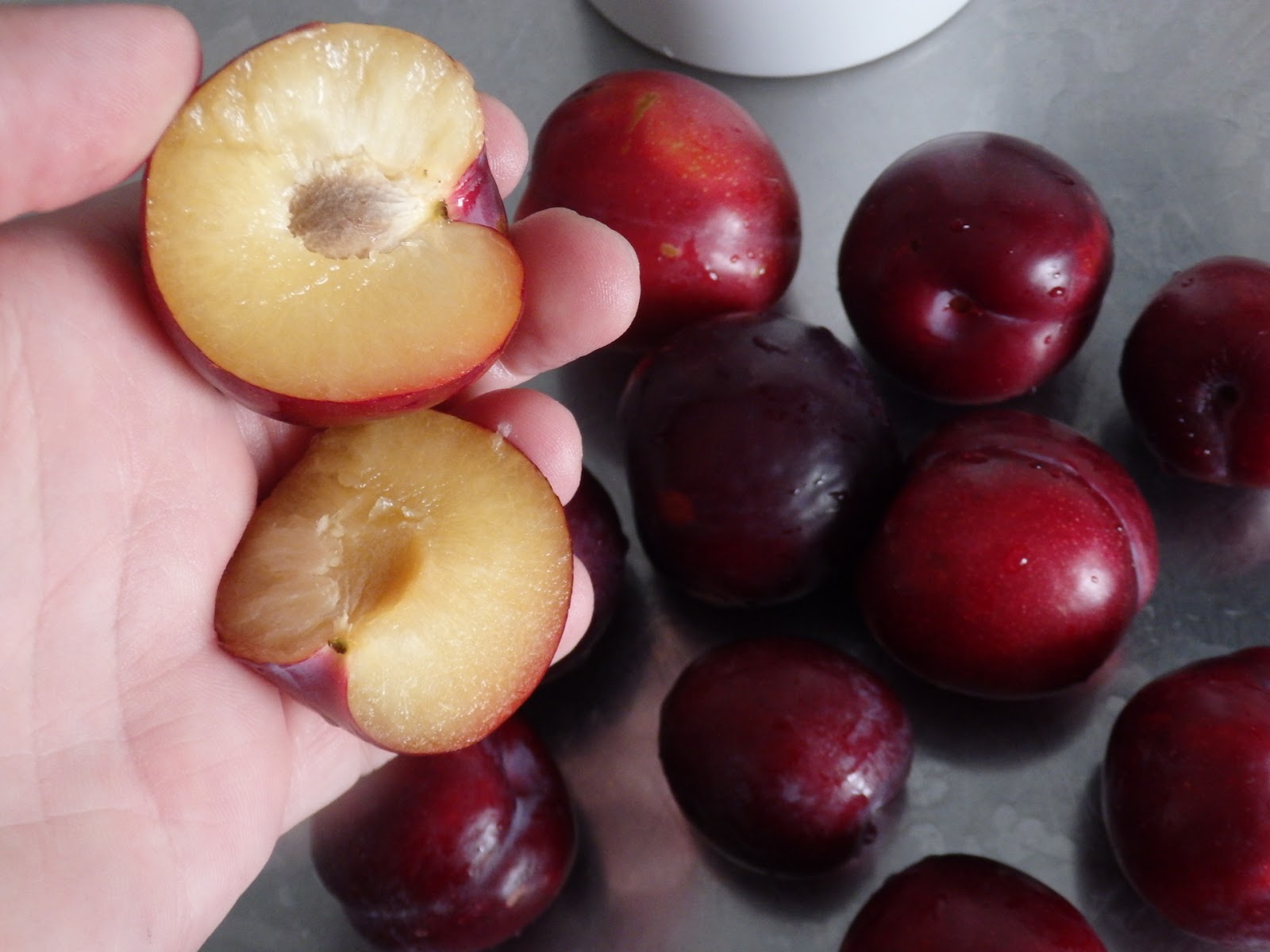 OSUKAA IS COOKING HELADO DE CIRUELAS NEGRAS / BLACK PLUMS ICECREAM
