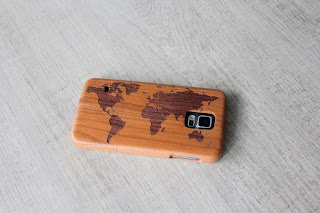 Clothes & Dreams: Travels: One Day in London: world map wooden phone case