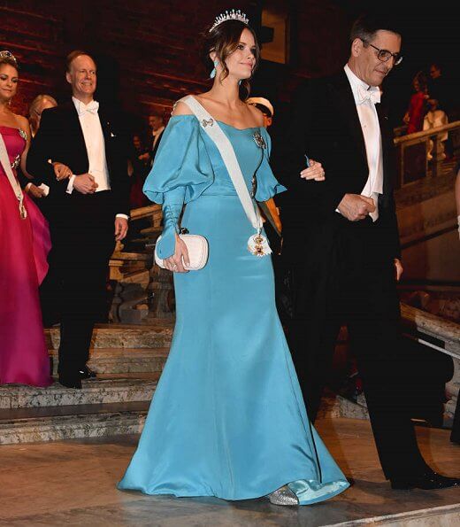 Queen Silvia in Elie Saab. Crown Princess Victoria in Camilla Thulin. wearing Angel Sanchez in pink. Princess Sofia diamond tiara