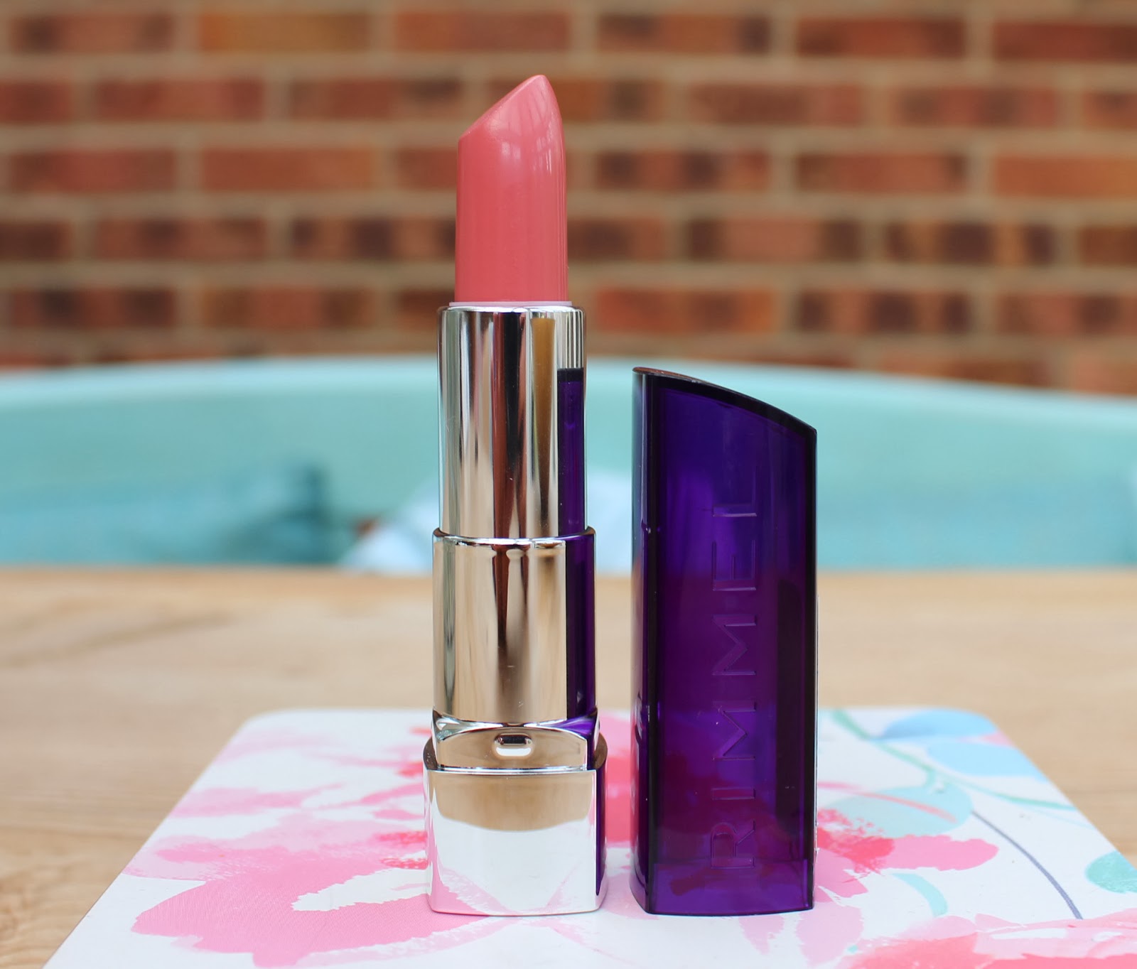 Beauty And Le Chic Let S Get Naked Rimmel Moisture Renew
